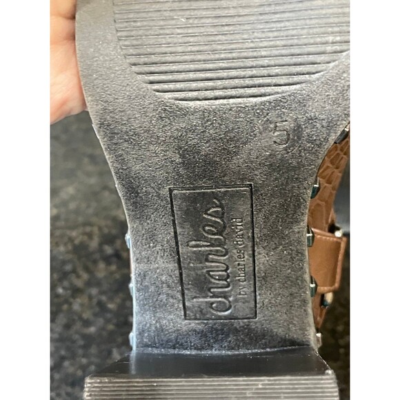 CHARLES BY CHARLES DAVID Decker Embossed brown Boots booties heels size 5 - Picture 7 of 7